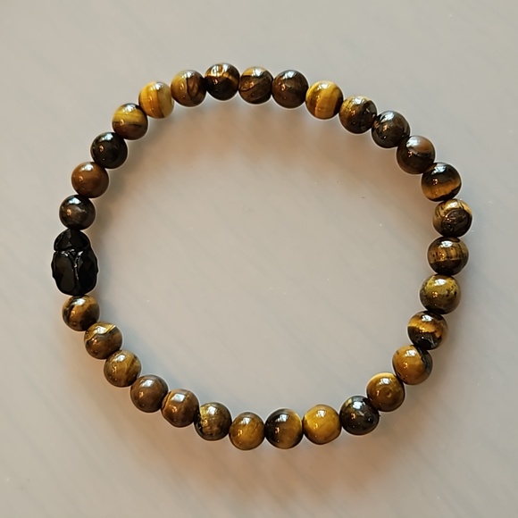 Queen of the The Thrones Gratitude Bracelet - Picture 1 of 6